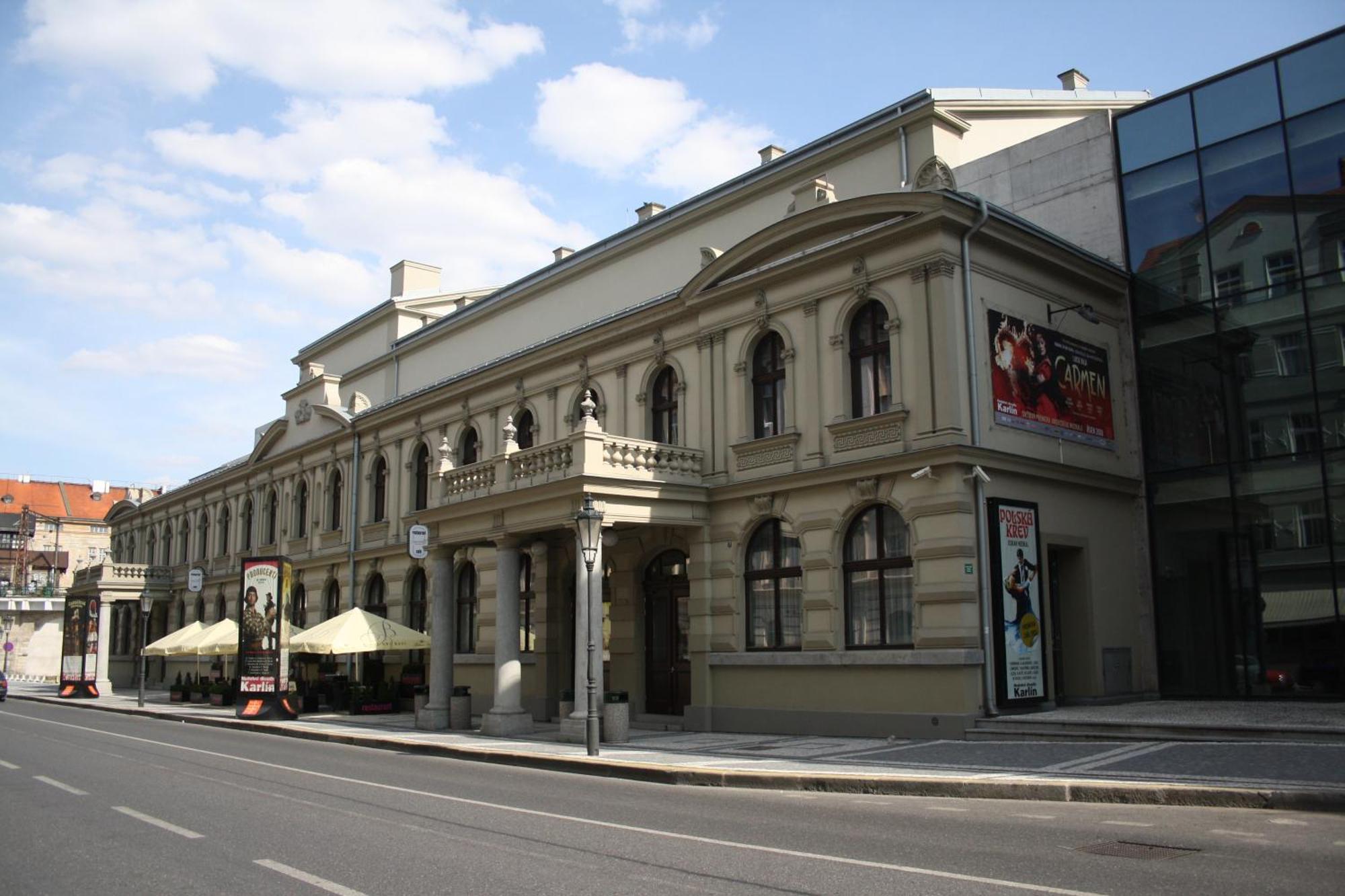 Apartments With Large Balcony, Parking Praha Bagian luar foto