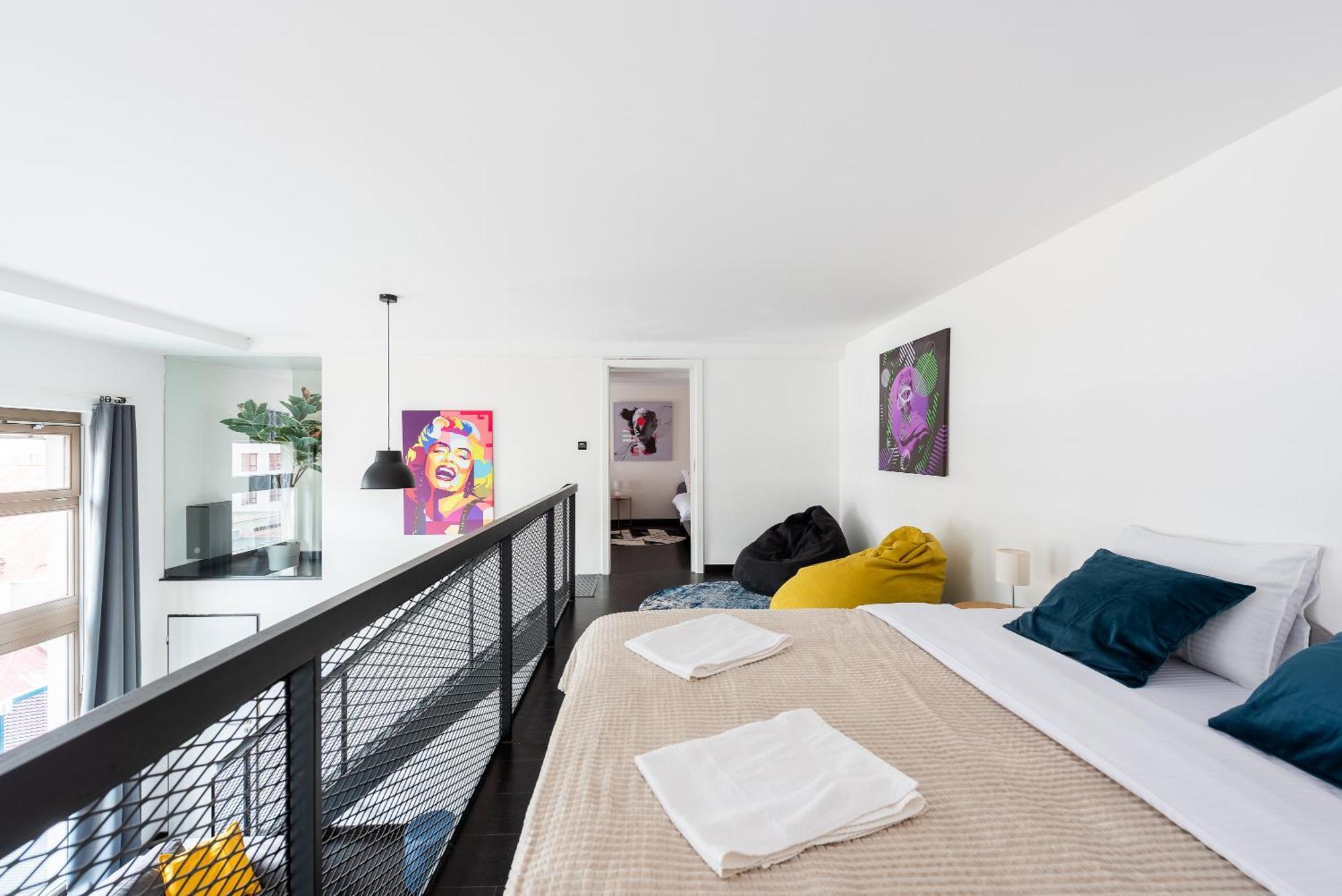 Apartments With Large Balcony, Parking Praha Bagian luar foto