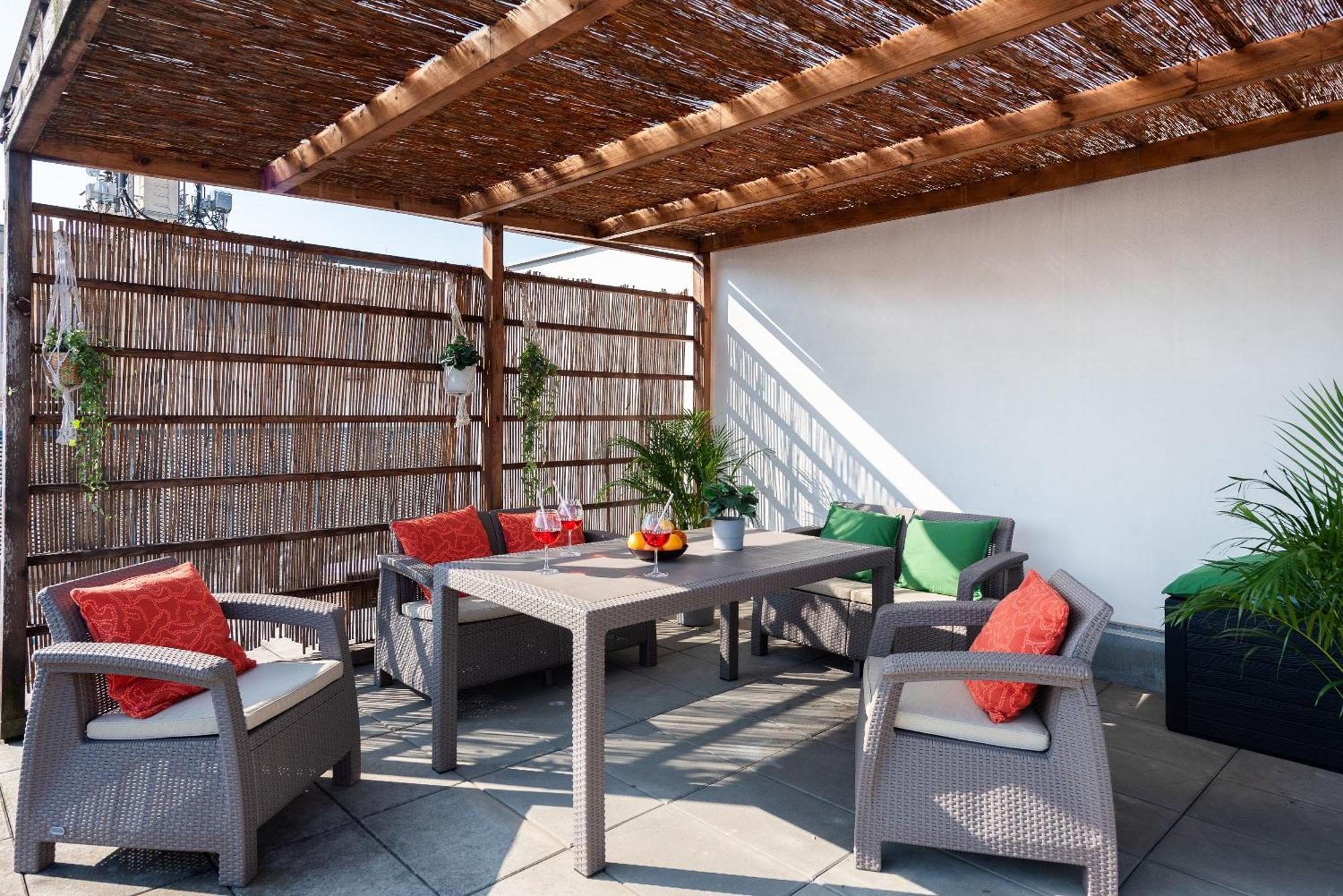 Apartments With Large Balcony, Parking Praha Bagian luar foto