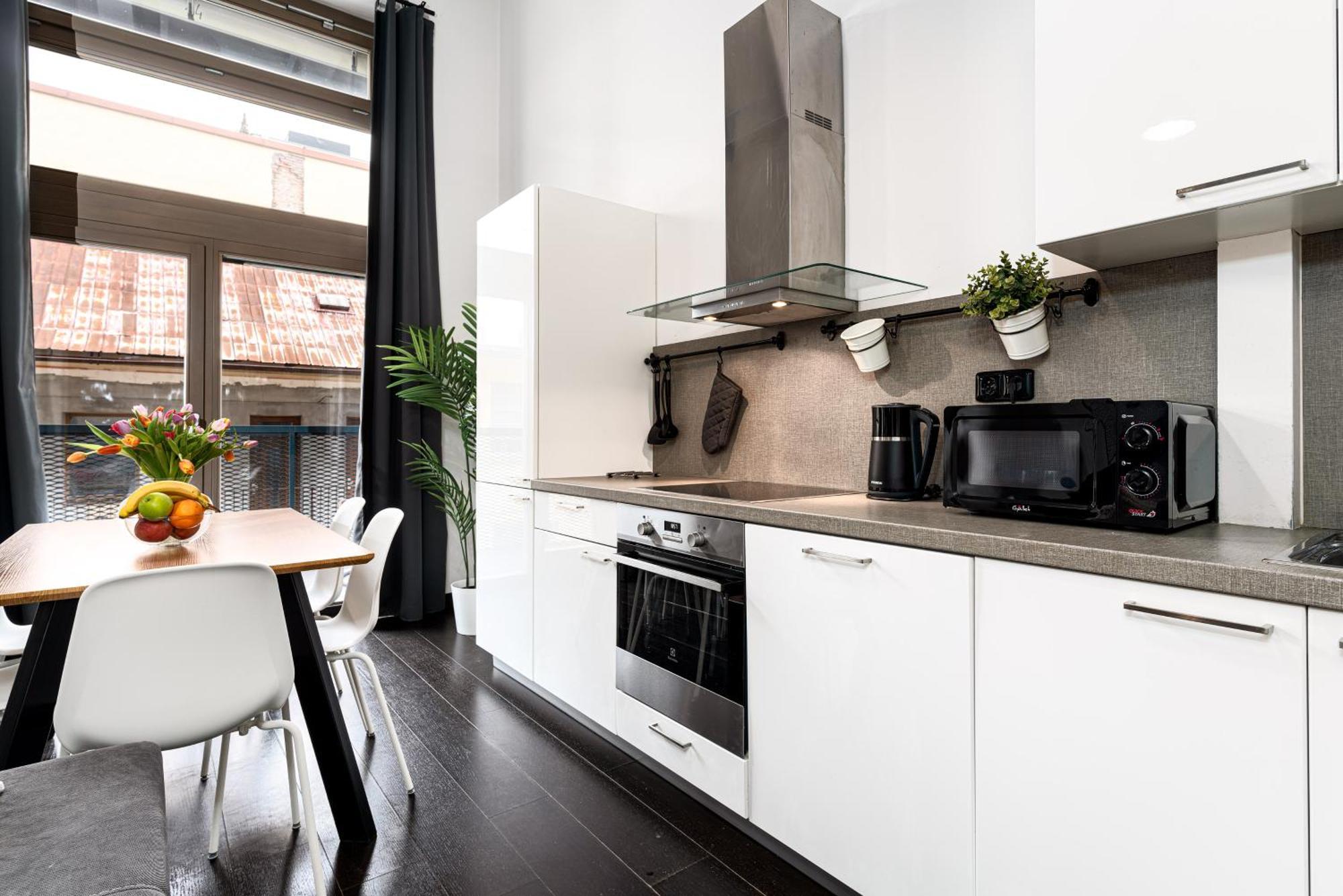 Apartments With Large Balcony, Parking Praha Bagian luar foto