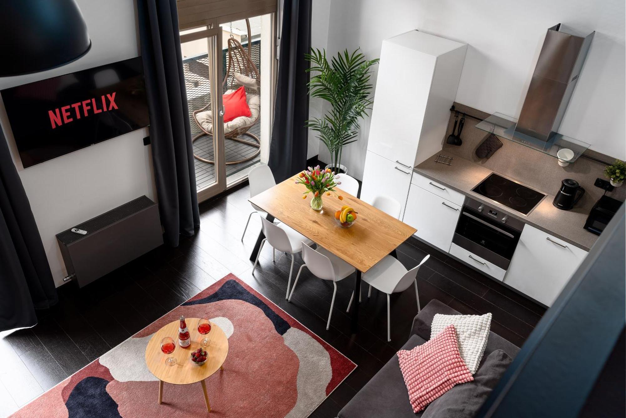 Apartments With Large Balcony, Parking Praha Bagian luar foto