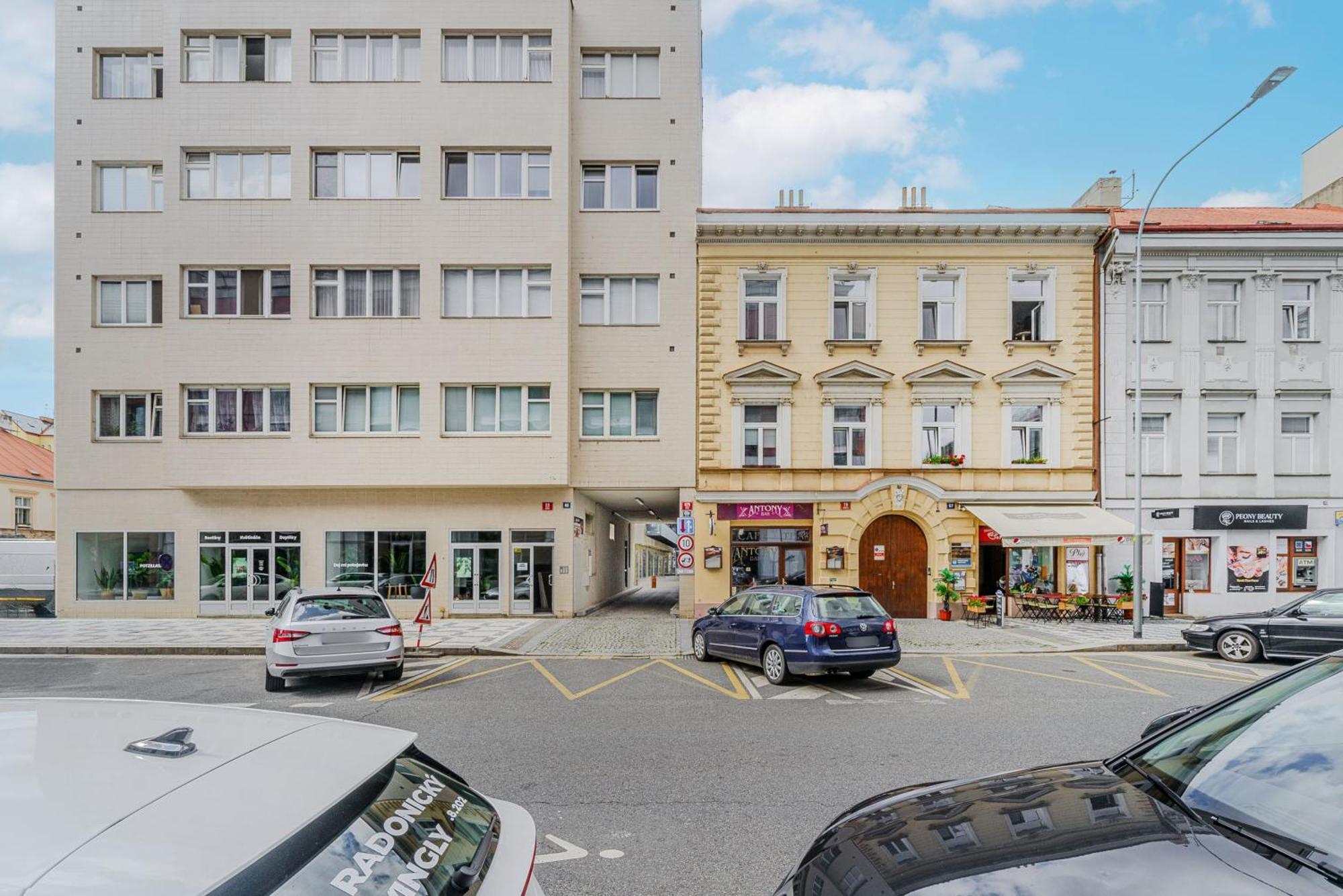 Apartments With Large Balcony, Parking Praha Bagian luar foto