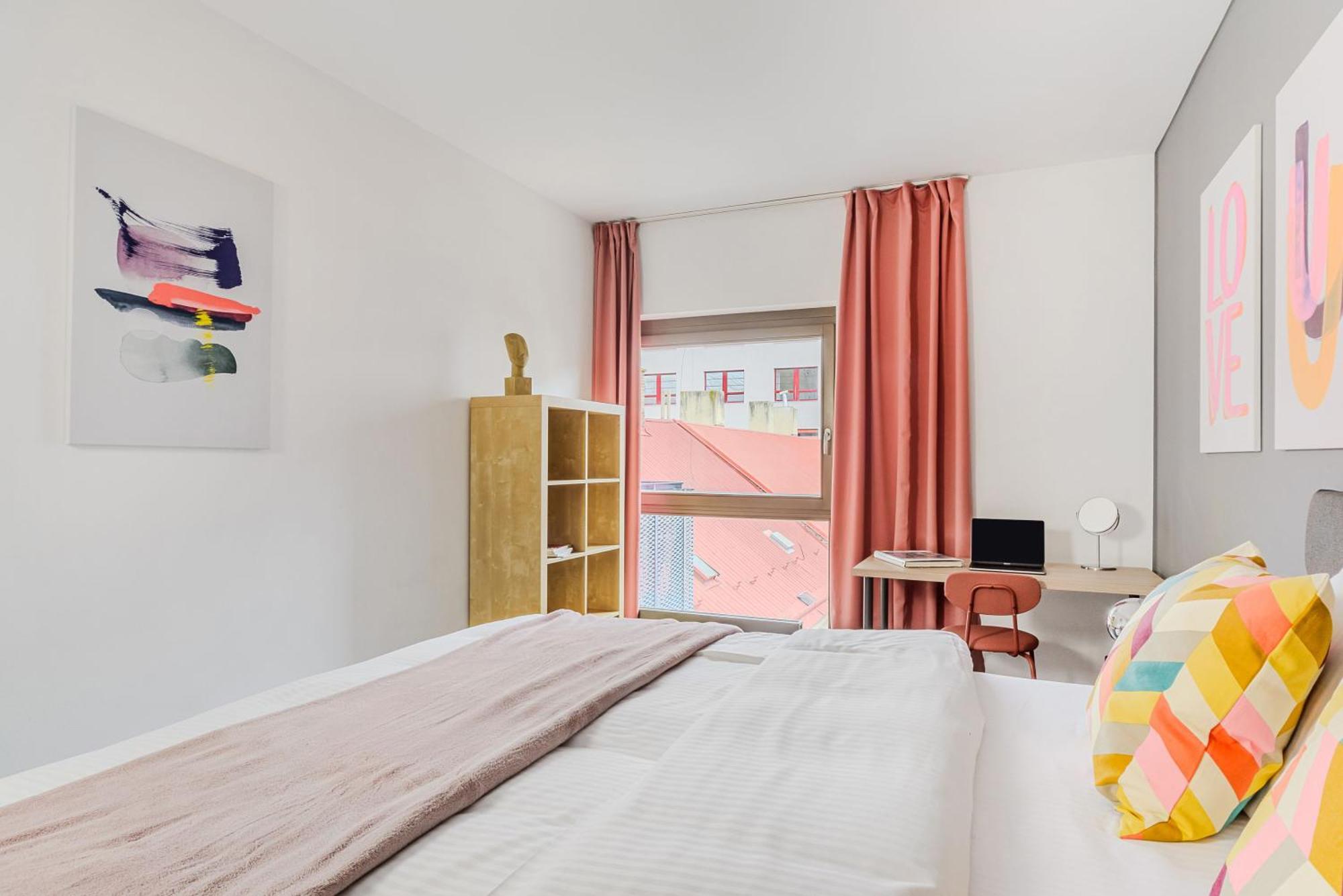 Apartments With Large Balcony, Parking Praha Bagian luar foto